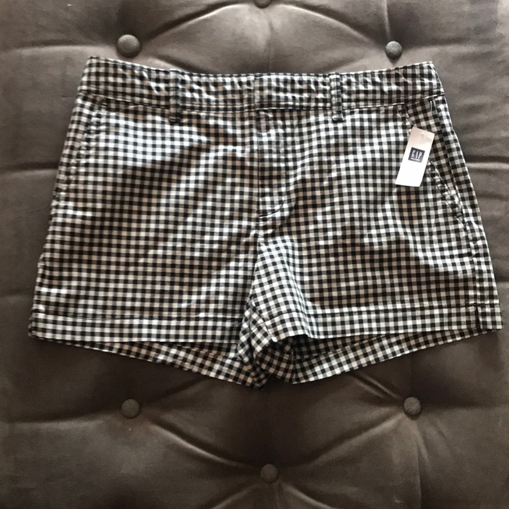 Gap shorts NWT